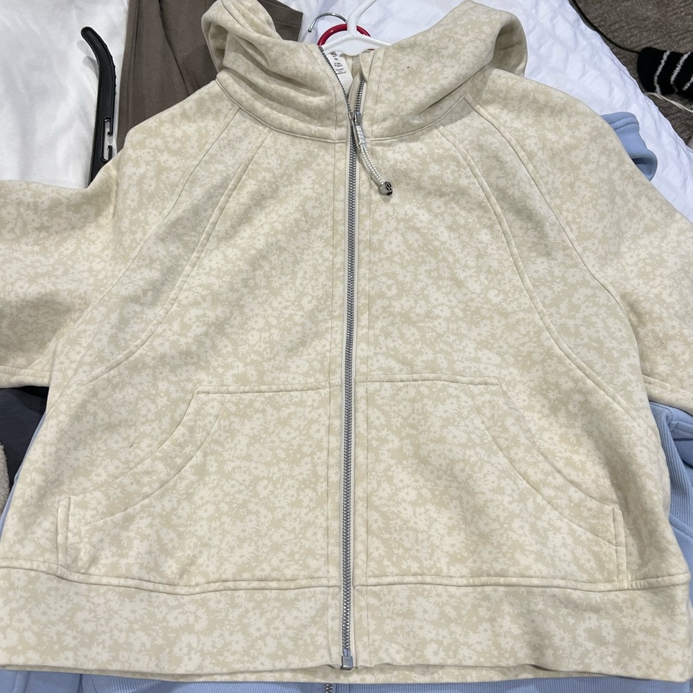 Lululemon Scuba Oversized Full Zip. Cream/White